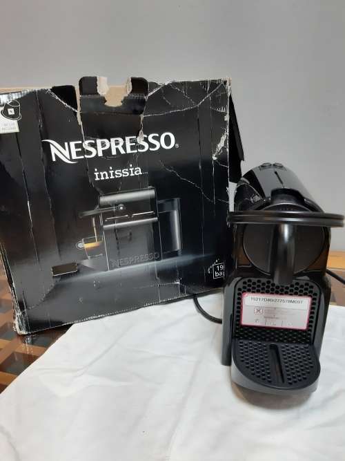 Nespresso coffee machine c/w box & booklet - perfect condition