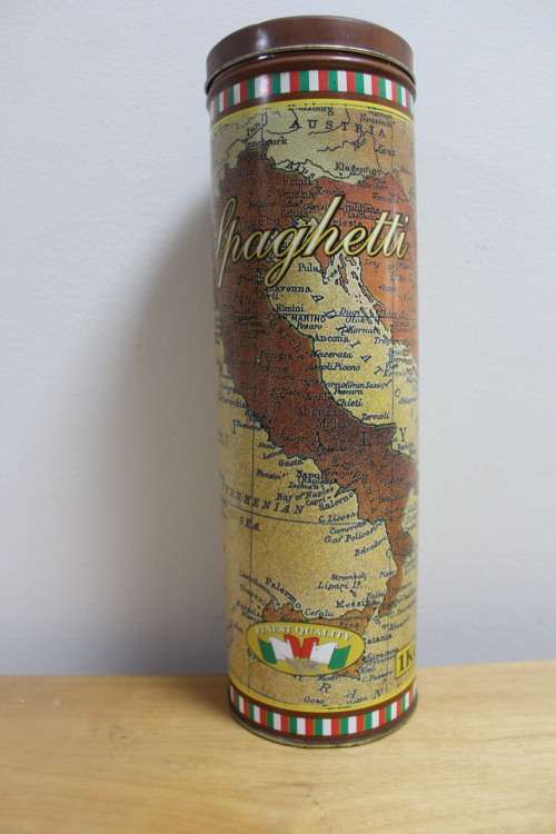 Collectible Italian pasta tin