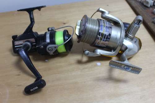 2 x Fishing reels