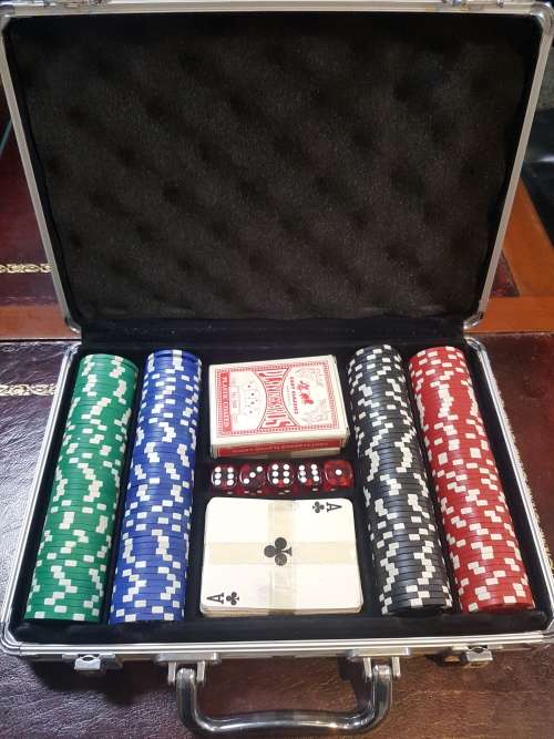 Poker set in a briefcase