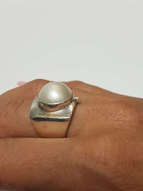 Sterling silver ring with a pearl