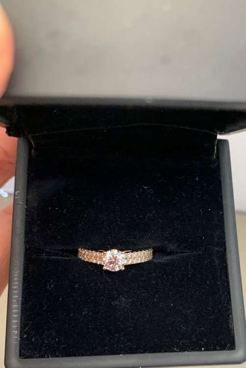 9ct (3.1grams) Yellow Gold Ring with 0.60ct Round Brillant K SI1 with smalls - GIA certificate