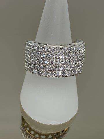 9ct (5.9 grams) White gold 1/2 Cluster Diamond Ring