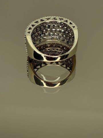 9ct (5.9 grams) White gold 1/2 Cluster Diamond Ring