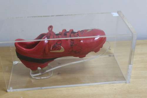 Collectable Nike Mercuirial autographed by Spain soccer boot size 3 mounted in a perspex box