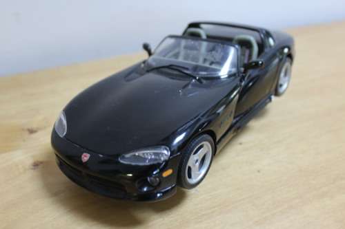 Burago Dodge Viper RT10 car model