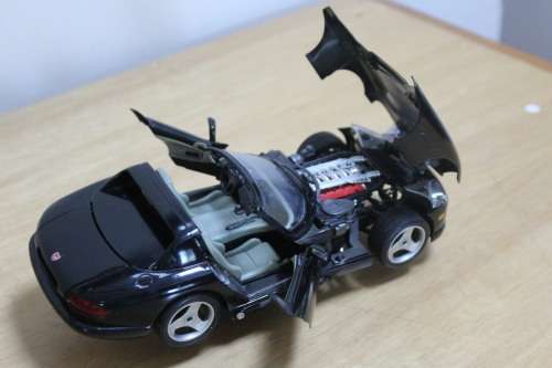 Burago Dodge Viper RT10 car model