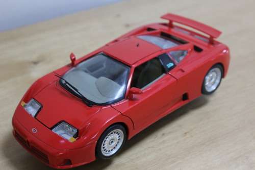 Burago Bugatti EB110 1991 car model