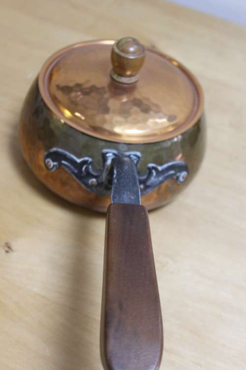 Magnificent Fondue Pan Set