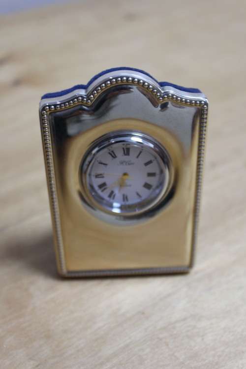 Small table clock