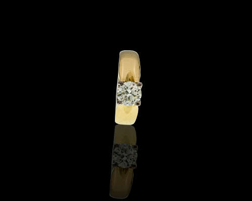 18ct (7.9grams) Yellow Gold 1.08ct Round Brilliant Diamond S to T Range VVS1 Ring with GIA Cert