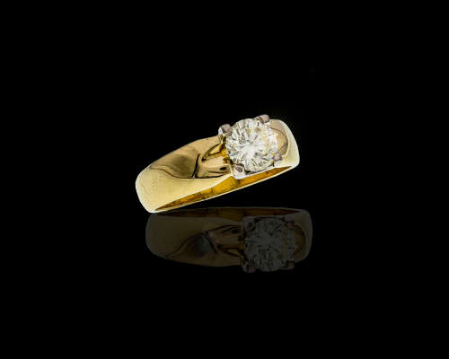18ct (7.9grams) Yellow Gold 1.08ct Round Brilliant Diamond S to T Range VVS1 Ring with GIA Cert