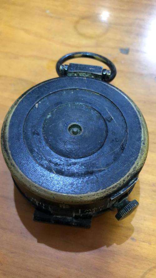 WW2 military compass working,need TLC