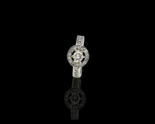 6.1gr Platinum,  0.36ct Round Brilliant Diamond J VVS2 Ring with GIA cert