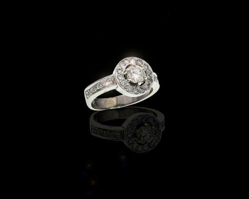 6.1gr Platinum,  0.36ct Round Brilliant Diamond J VVS2 Ring with GIA cert