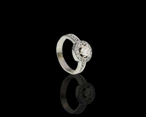 6.1gr Platinum,  0.36ct Round Brilliant Diamond J VVS2 Ring with GIA cert