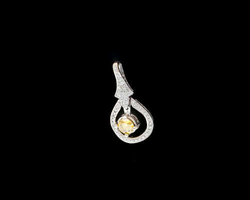 1.4 grams 18 carat White Gold and Fancy Yellow Diamond Pendant