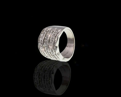 15.1 grams 18 carat Broad White Gold Diamond Half Eternity Ring