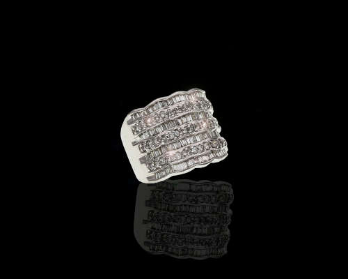 15.1 grams 18 carat Broad White Gold Diamond Half Eternity Ring