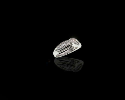 5.2 grams 18 carat White Gold and Diamond Entwined Half Eternity Ring