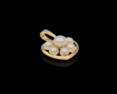 0.9grams 18 carat Yellow Gold Pearl Pendant