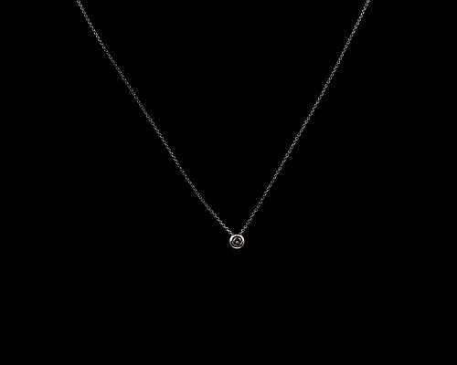 1.4 grams 18 carat White Gold Chain with attached Diamond Pendant