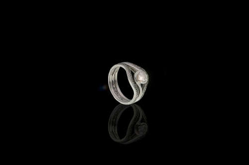 Main Ring  3.45 grams 18 carat Browns Lovers Embrace Diamond Ring