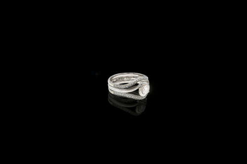 Main Ring  3.45 grams 18 carat Browns Lovers Embrace Diamond Ring