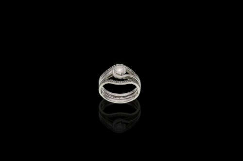 Main Ring  3.45 grams 18 carat Browns Lovers Embrace Diamond Ring