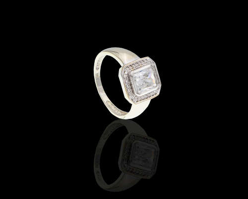 4.6 grams 9 carat White Gold Cubic Zirconia Cocktail Ring
