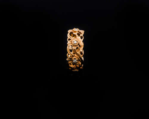 5.9 grams 14 carat Yellow Gold Engraved Eternity Ring