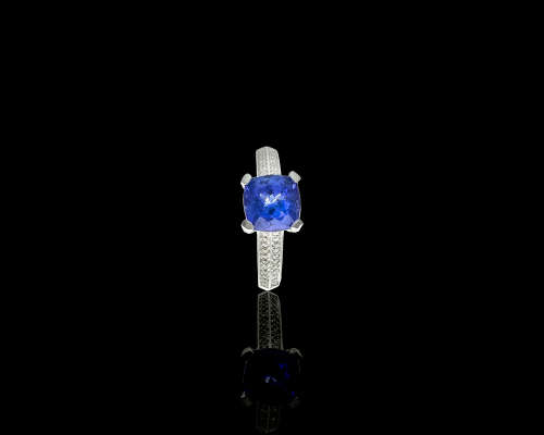 5gr 18ct White Gold, Tanzanite and Diamond Cocktail Ring