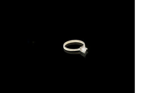 1.7grams 18 carat White Gold Diamond Solitaire Ring
