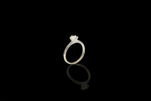 1.7grams 18 carat White Gold Diamond Solitaire Ring