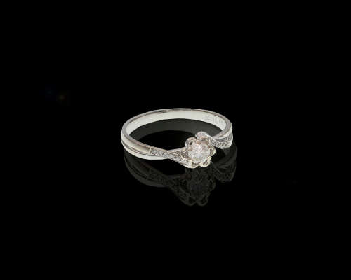 2.2 grams 18 carat White Gold Diamond Solitaire Ring