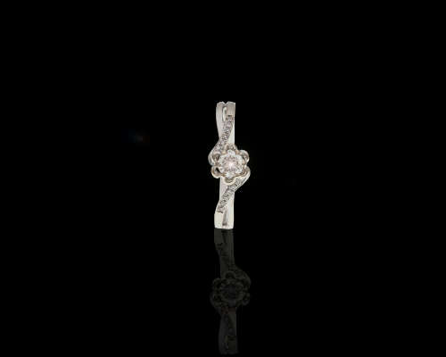2.2 grams 18 carat White Gold Diamond Solitaire Ring