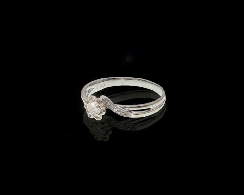 2.2 grams 18 carat White Gold Diamond Solitaire Ring