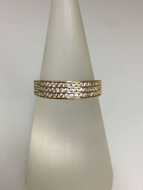 1.9 grams 9 carat Yellow Gold Cubic Zircionia Ring