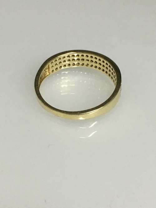 1.9 grams 9 carat Yellow Gold Cubic Zircionia Ring