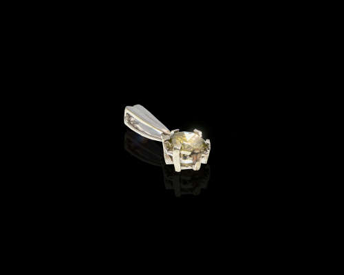 1.8gr , 18ct White Gold 0.95ct Round Brillant Fancy Yellow Diamond Pendant