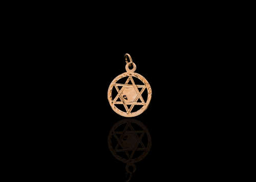 0.7 grams 9 carat Yellow Gold Star of David Pendant