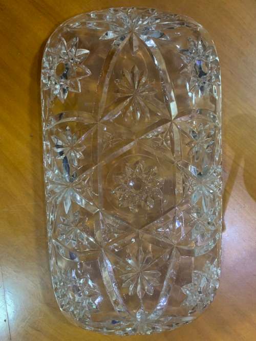 Glass serving dish