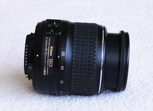 Nikon DX AF-S 18-55mm zoom