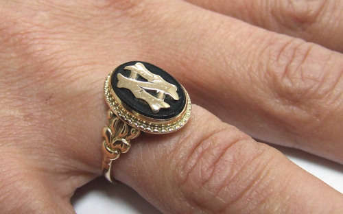 9 ct Gold Ring with hallmarks