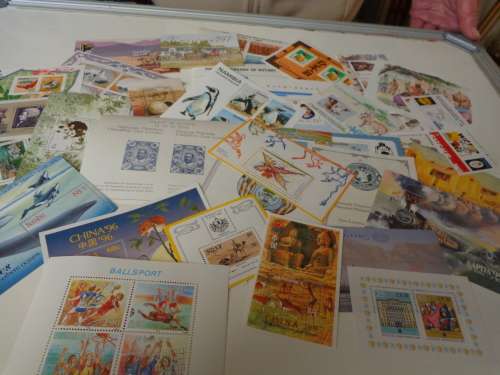 32 X WORLDWIDE M/SHEETS IN PRISTINE CONDITION