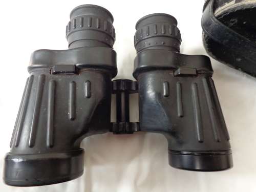 VINTAGE TARGET  BINOCULARS WITH CASE //POSTNET ON,Y // READ ON