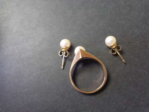PEARL RING + EARRINGS .SEE SCANS READ ON.