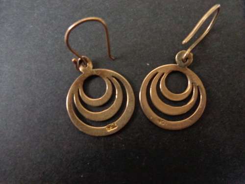 PAIR OF EARRINGS 9CT SEE SCANS READ ON.