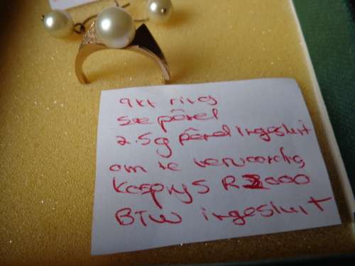 9 CT PEARL RING + EARRINGS BUT READ ON,SEE SCANS