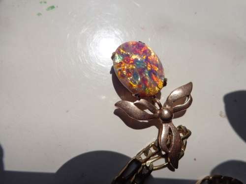 GREAT 60 CM 9CT GOLD CHAIN WITH 9CT PENDANT.SEE SCANS READ ON.